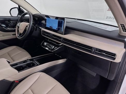 New 2026 Lincoln Corsair Premiere FWD image 30