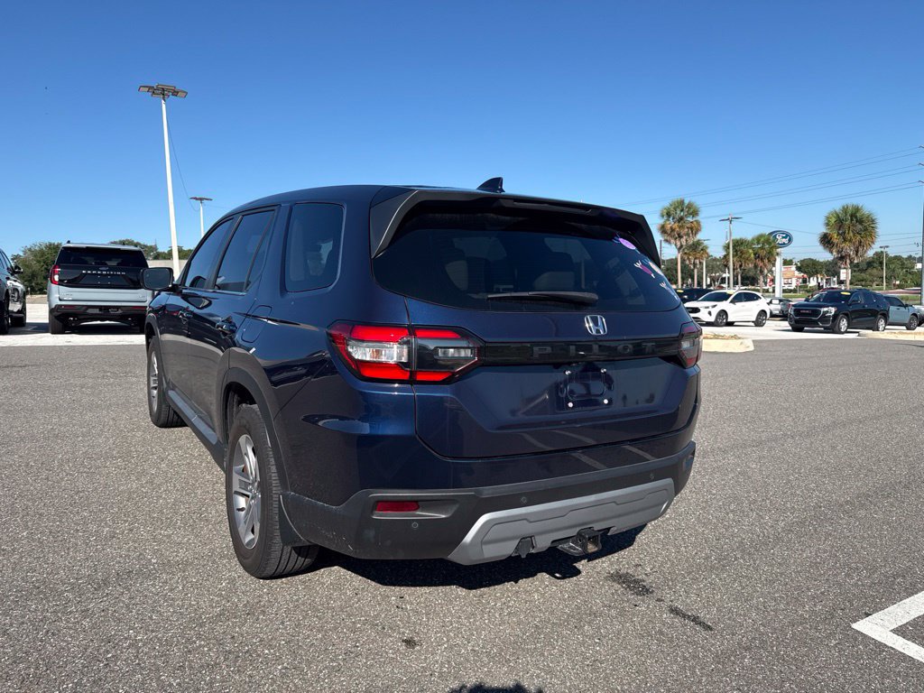 Used 2025 Honda Pilot EX-L image 3