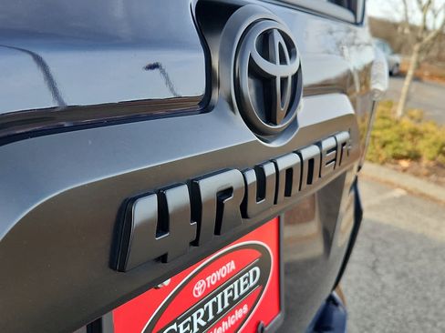 Certified 2022 Toyota 4Runner TRD Off-Road Premium image 31