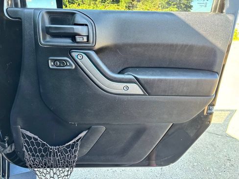 Used 2017 Jeep Wrangler Unlimited Sport w/ Quick Order Package 24S AWD/4WD image 26