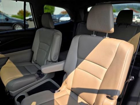 Used 2022 Honda Pilot Touring image 40