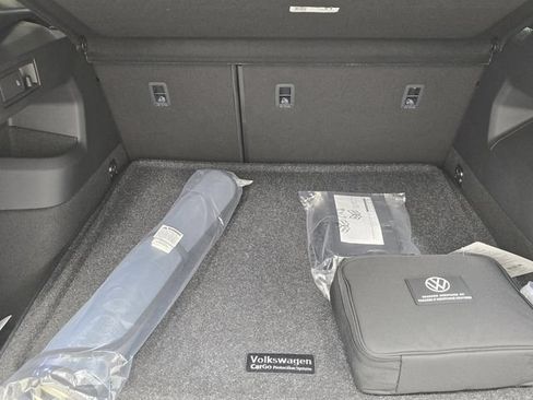 New 2026 Volkswagen Tiguan SEL R-Line AWD/4WD image 33
