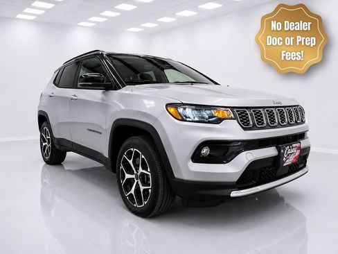 Used 2025 Jeep Compass Limited w/ Sun & Sound Group AWD/4WD image 3