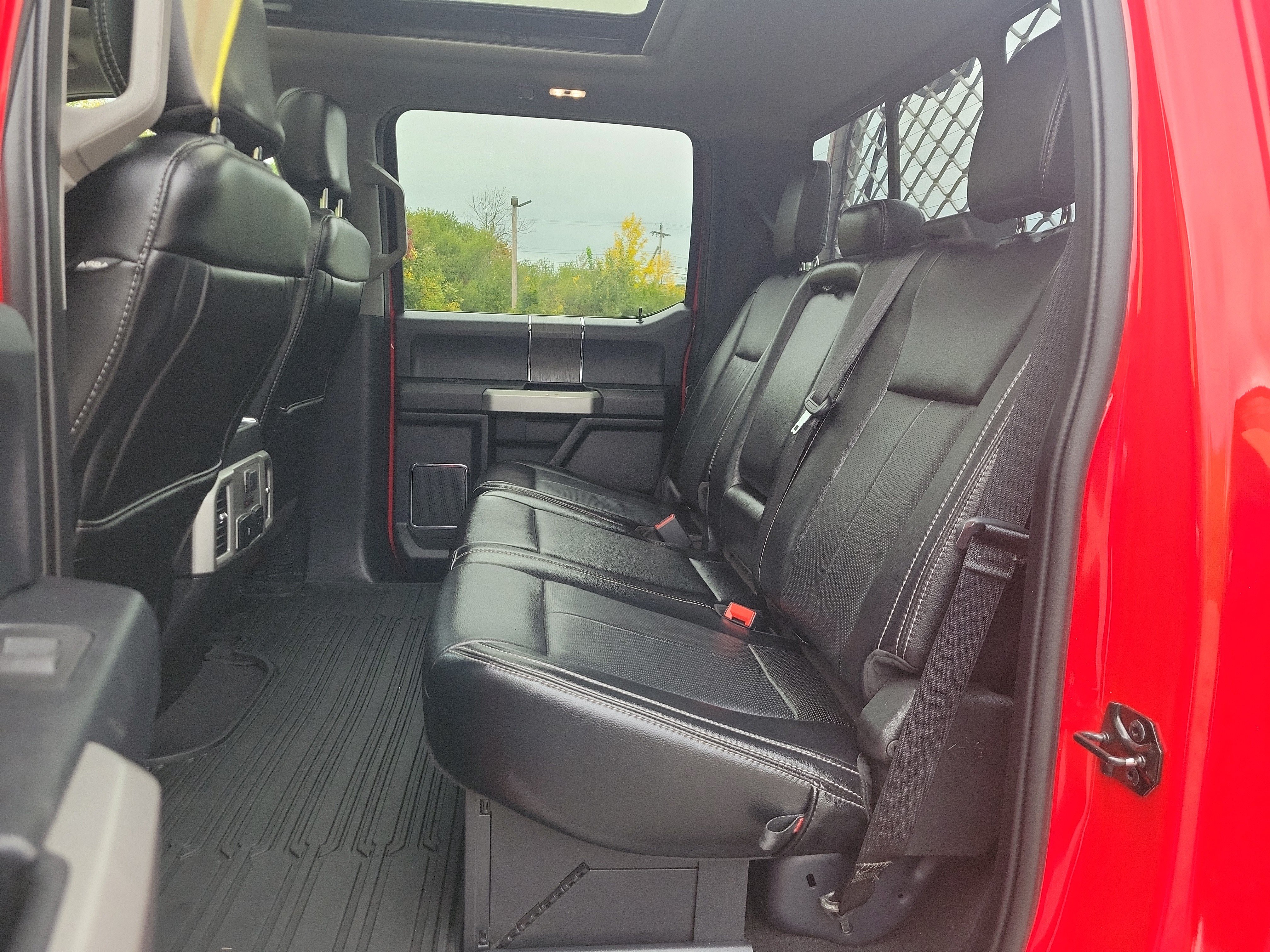 Used 2020 Ford F350 Lariat w/ Lariat Ultimate Package AWD/4WD image 16