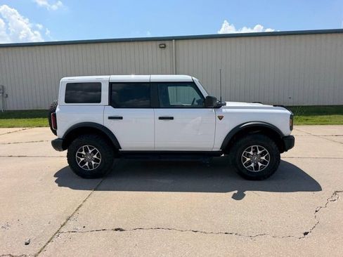 Used 2025 Ford Bronco Badlands AWD/4WD image 2