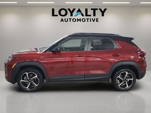 Used 2022 Chevrolet TrailBlazer RS w/ Sun and Liftgate Package AWD/4WD image 2