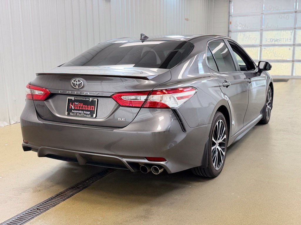 Used 2020 Toyota Camry SE FWD image 5