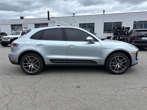 Used 2022 Porsche Macan image 2