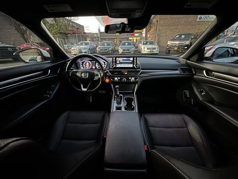 Used 2019 Honda Accord Sport image 14