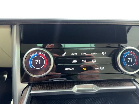 Used 2023 Land Rover Range Rover SE image 31