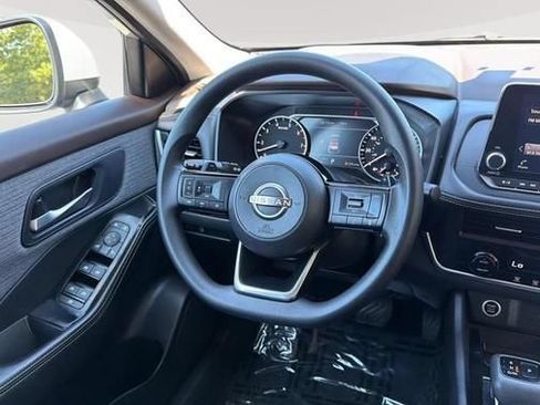 Used 2023 Nissan Rogue SV AWD/4WD image 12