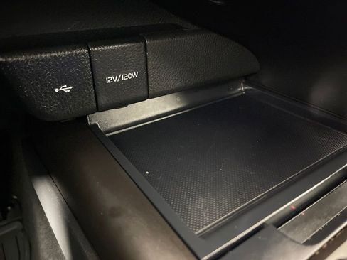 Certified 2022 Toyota Camry SE image 30