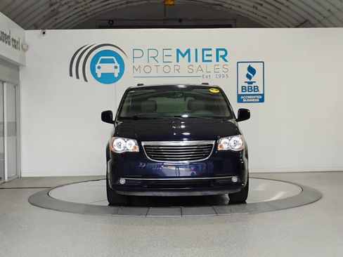 Used 2016 Chrysler Town & Country Touring image 51