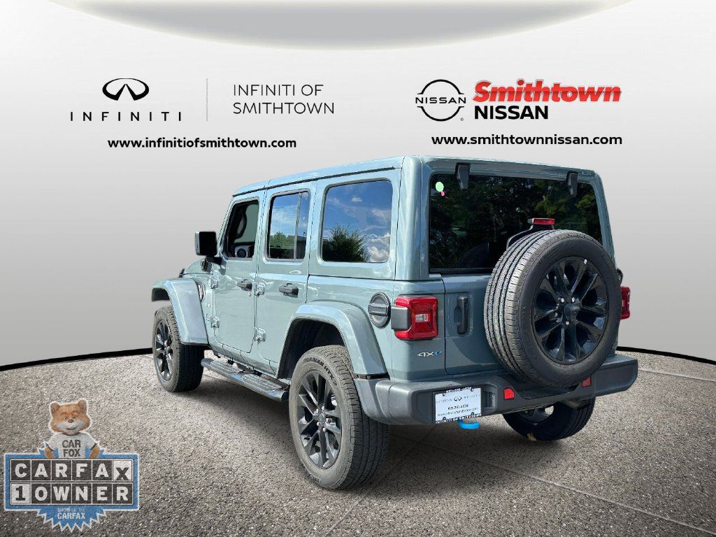 Used 2024 Jeep Wrangler Unlimited Sahara w/ Technology Group AWD/4WD image 10