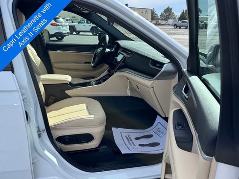 New 2025 Jeep Grand Cherokee Limited w/ Luxury Tech Group II image 12