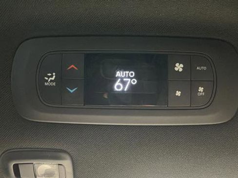 Used 2023 Chrysler Pacifica Limited w/ Uconnect Theater Family Group FWD image 37