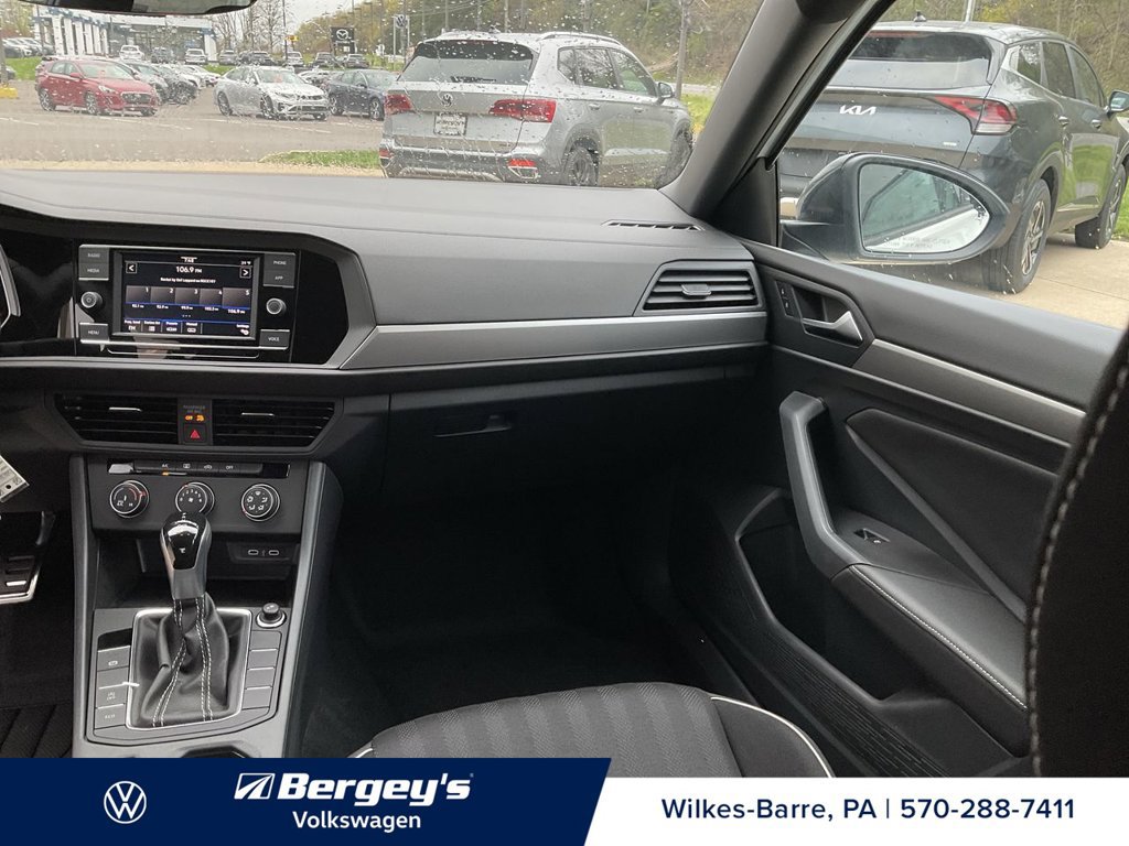 Used 2023 Volkswagen Jetta Sport FWD image 17