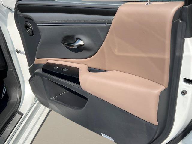 Certified 2025 Lexus ES 350 w/ Premium Package FWD image 14