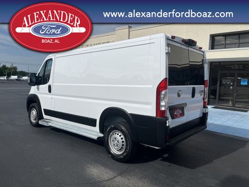 Used 2025 RAM ProMaster 2500 w/ U-Haul Equipment Group FWD image 2