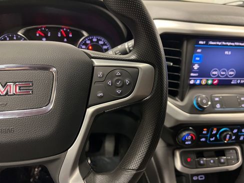 Certified 2023 GMC Acadia SLE w/ Driver Convenience Package image 18