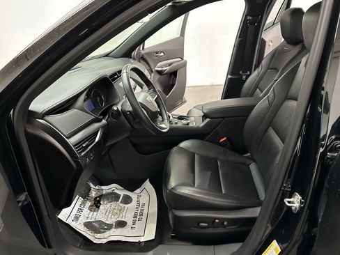 Used 2023 Cadillac XT4 Premium Luxury image 19