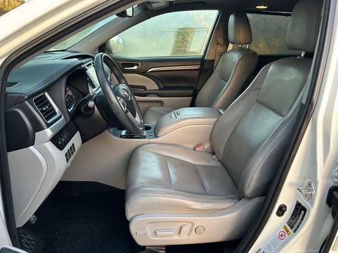Used 2016 Toyota Highlander Limited w/ Driver Technology Package image 13
