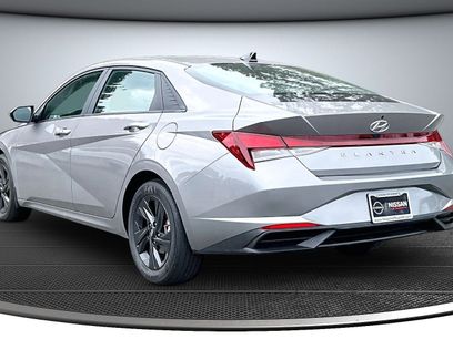 Used 2022 Hyundai Elantra SEL w/ Winter Weather Package