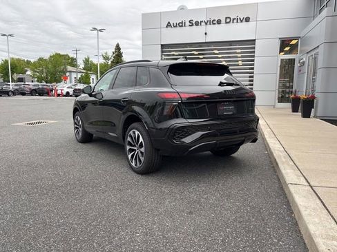 New 2026 Audi Q3 quattro 2.0T AWD/4WD image 3