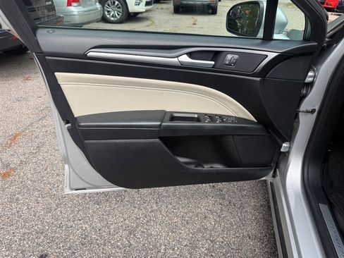Used 2018 Ford Fusion Titanium AWD/4WD image 13