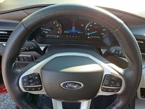 Used 2022 Ford Explorer XLT w/ Equipment Group 202A image 26