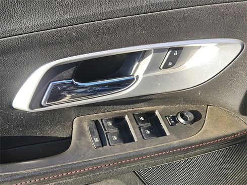 Used 2015 Chevrolet Equinox LT image 16