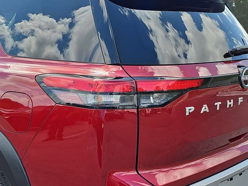 Used 2024 Nissan Pathfinder Platinum w/ Cargo Package image 36