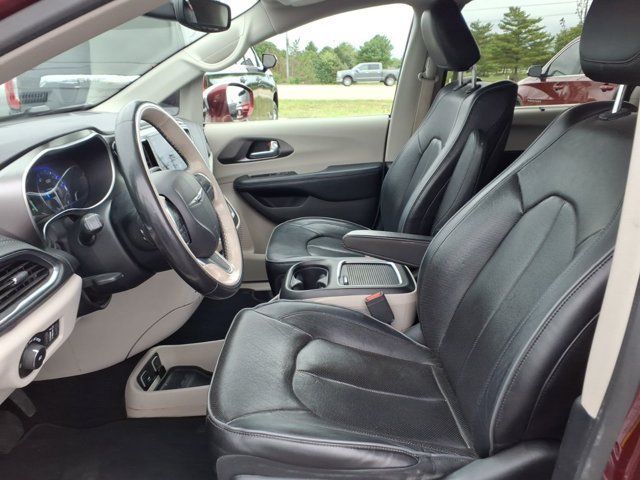 Used 2019 Chrysler Pacifica Limited FWD image 25