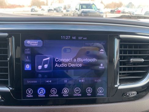 Used 2017 Chrysler Pacifica Touring-L Plus w/ Tire & Wheel Group image 24