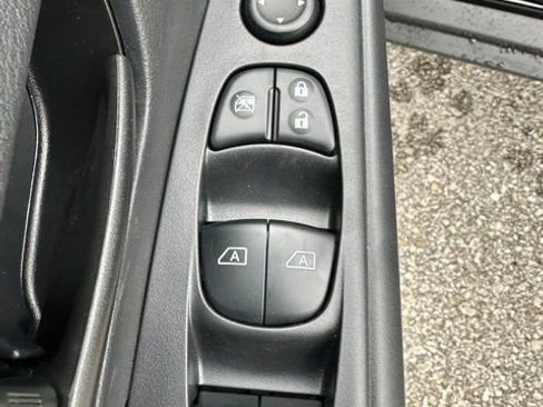 New 2025 Nissan Kicks Play S image 16