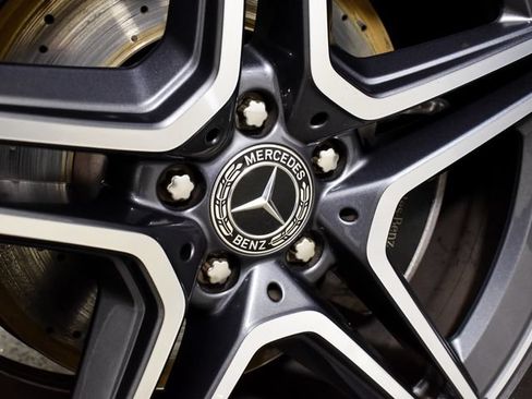Used 2025 Mercedes-Benz GLS 450 4MATIC image 17