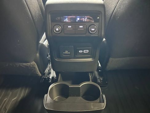 Used 2020 GMC Acadia SLE w/ Driver Convenience Package FWD image 21