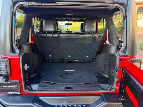 Used 2016 Jeep Wrangler Unlimited Rubicon image 21