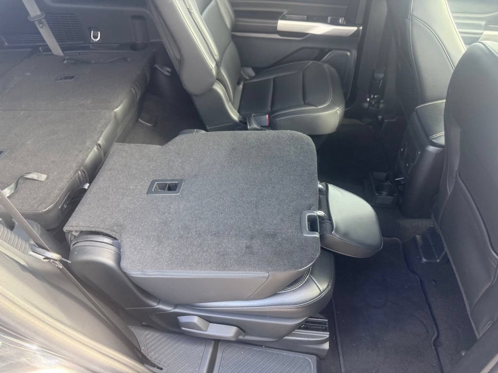 Used 2024 Ford Explorer XLT w/ Equipment Group 202A AWD/4WD image 52