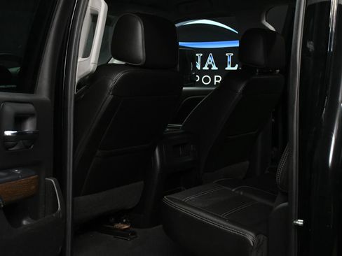Used 2019 GMC Sierra 2500 Denali w/ Duramax Plus Package AWD/4WD image 29
