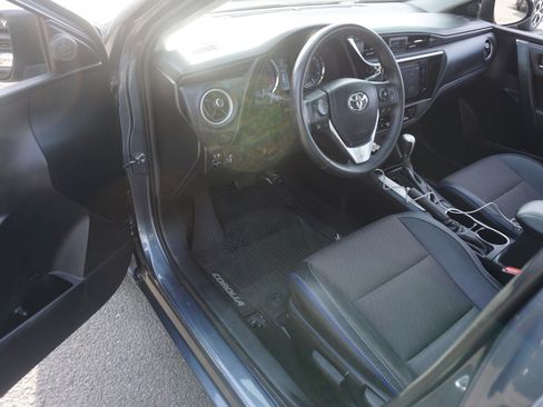 Used 2018 Toyota Corolla SE w/ SE Premium Package image 7