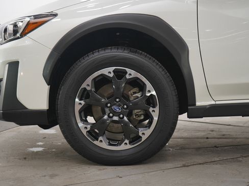 Used 2023 Subaru Crosstrek 2.0i Premium image 32