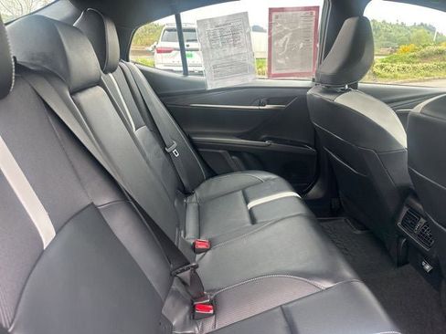 Used 2025 Toyota Camry SE AWD/4WD image 13