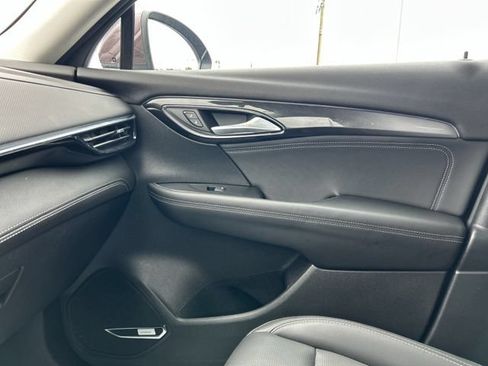 Certified 2025 Buick Envision Preferred AWD/4WD image 43