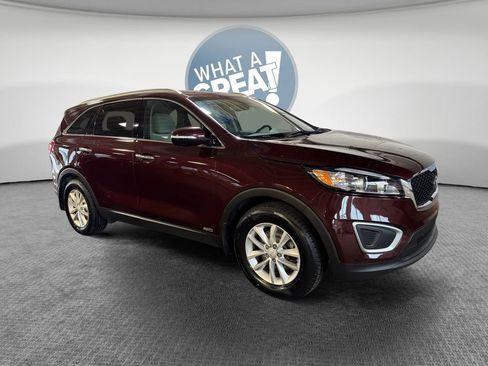 Used 2017 Kia Sorento AWD w/ LX Convenience Package image 1
