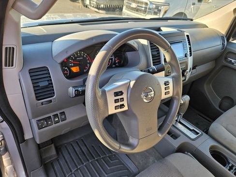Used 2015 Nissan Frontier SV AWD/4WD image 16