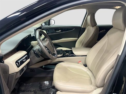 Used 2023 Lincoln Nautilus Reserve w/ Equipment Group 201A image 22