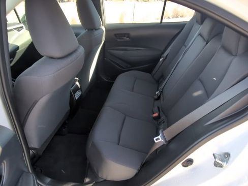 Used 2025 Toyota Corolla LE image 27