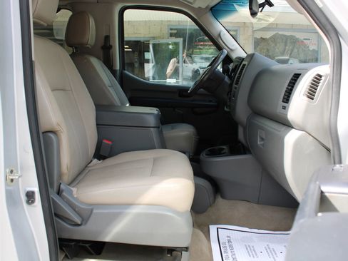 Used 2020 Nissan NV 3500 SL RWD image 7
