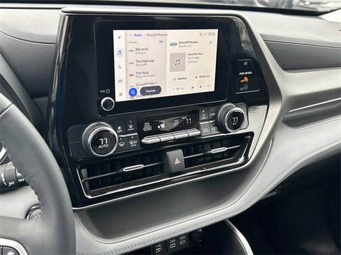 Used 2023 Toyota Highlander LE image 24